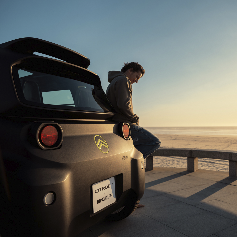 Rear beach sunset view Citroën Ami x Rip Curl Elektrofahrzeug ohne Führerschein, Citroën Ami Küstenfreiheit für urbane Elektromobilität