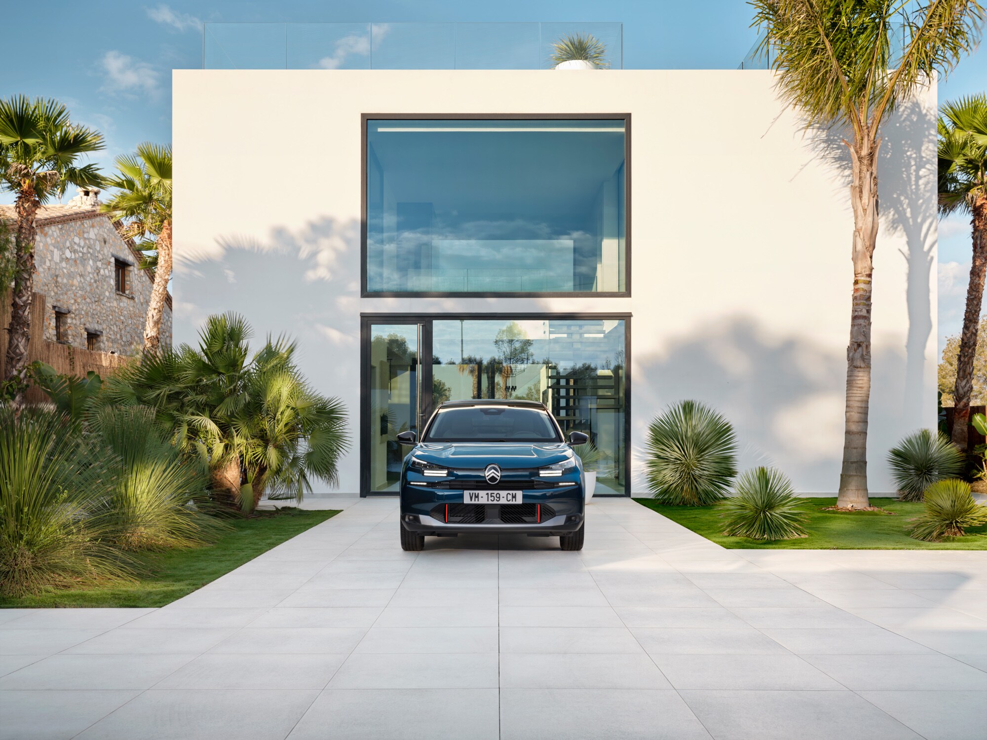 ë-C4 exterior view